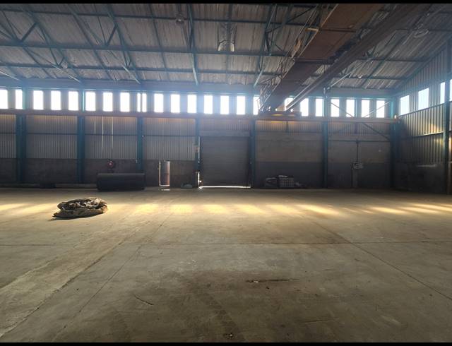 3,000M² WAREHOUSE FOR SALE IN BOKSBURG EAST